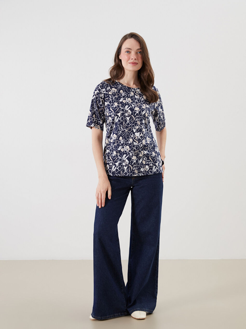 LCW Grace تیشێرتی گوڵدار یاخەی خڕ بۆ ژنان -S59179Z8-LSF