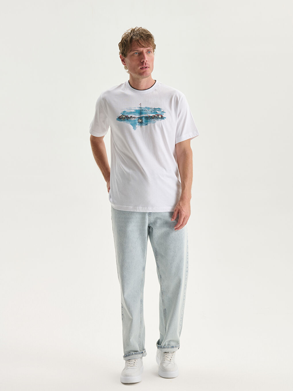 LCWAIKIKI Classic Κοντομάνικο T-shirt με Στρογγυλή Λαιμόκοψη, Εκτυπωμένο, από Χτενισμένο Βαμβάκι για Άνδρες -S59227Z8-Q6K