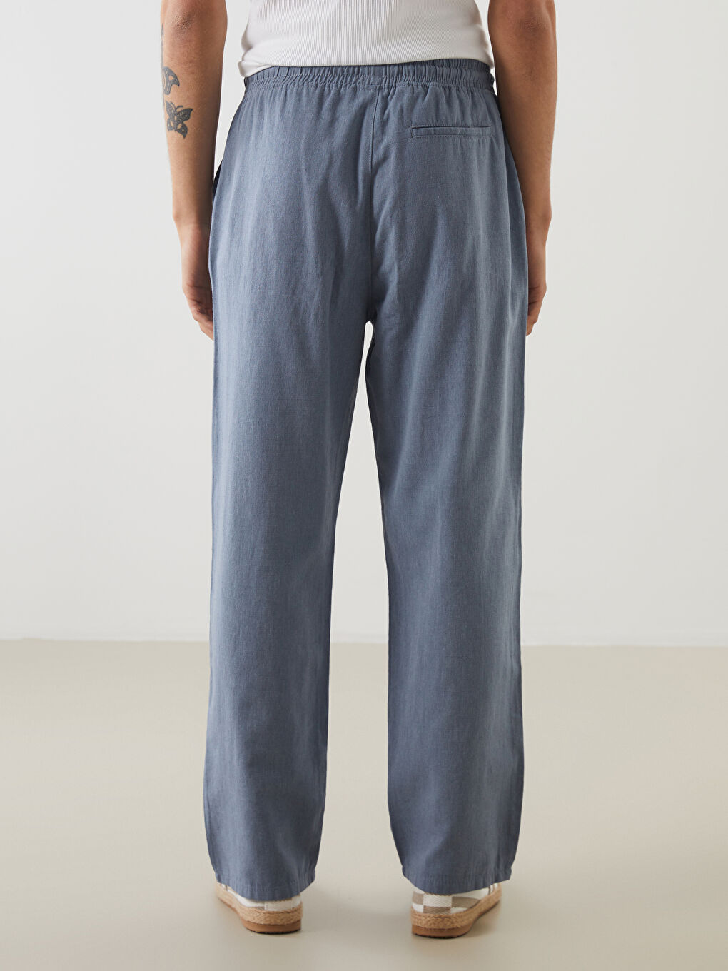 سروال رجال بقصة مريحة بمظهر الكتان-6