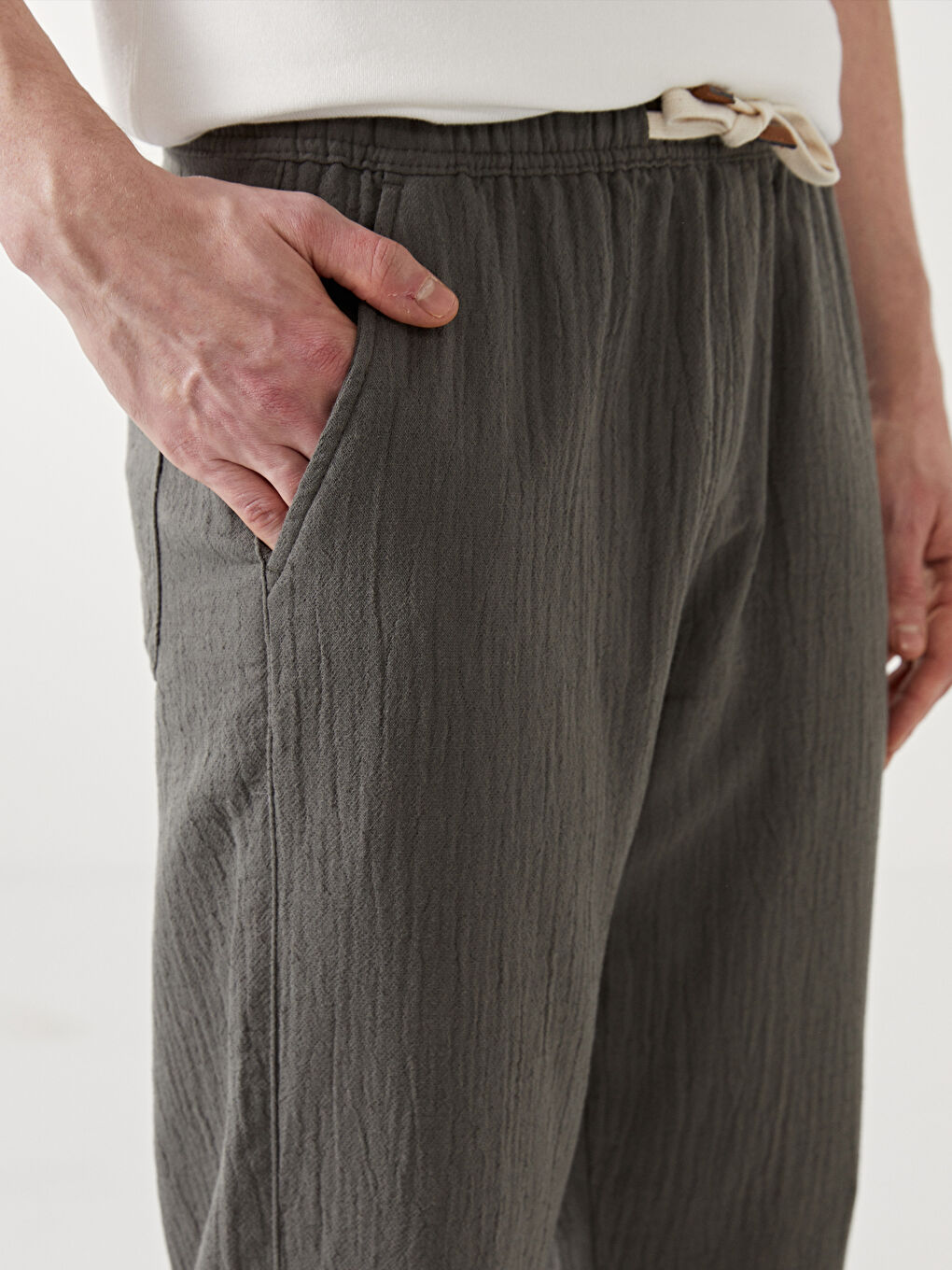 XSIDE Pantalone širokog kroja od muslina sa učkurom za muškarce -S59250Z8-YAG