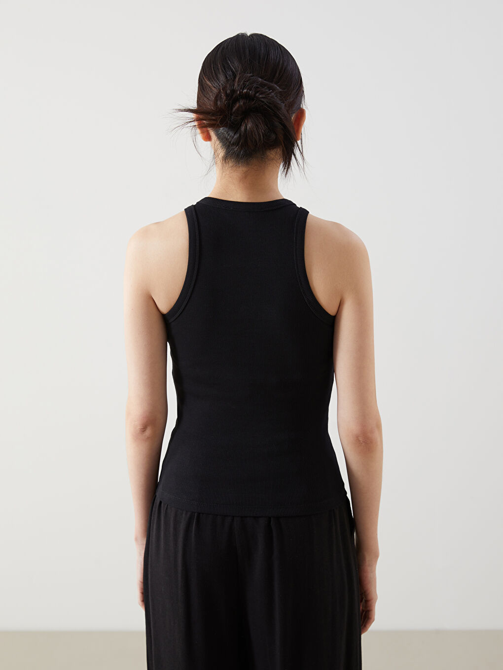 Siyah Bisiklet Yaka Dokulu Kadın Atlet-1