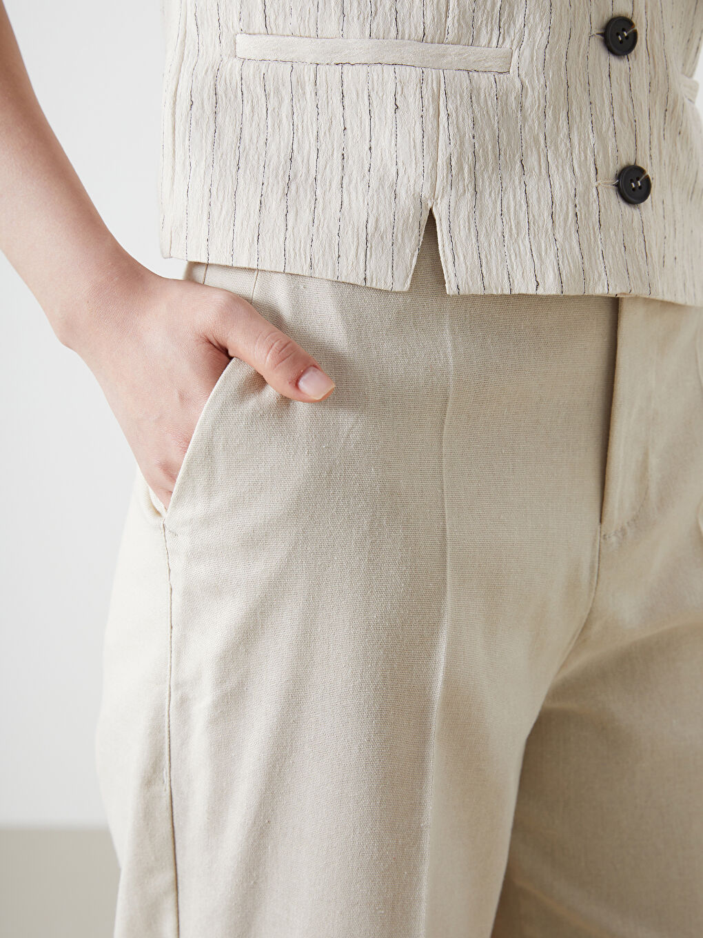 Ženske pantalone regular fit -S59705Z8-CR8