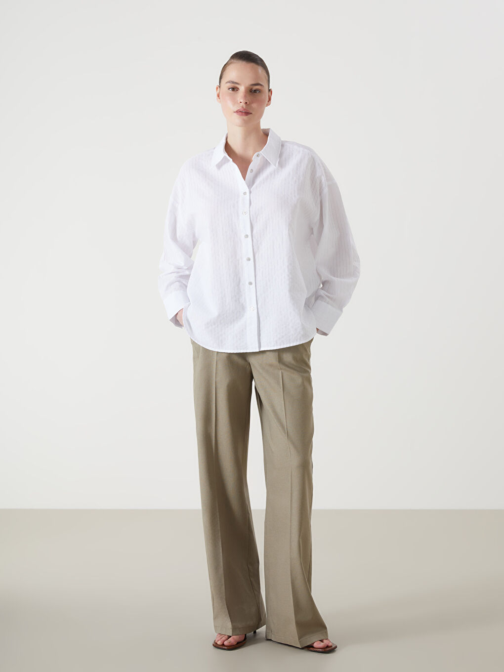 Ženske pantalone regular fit -S59705Z8-CRR