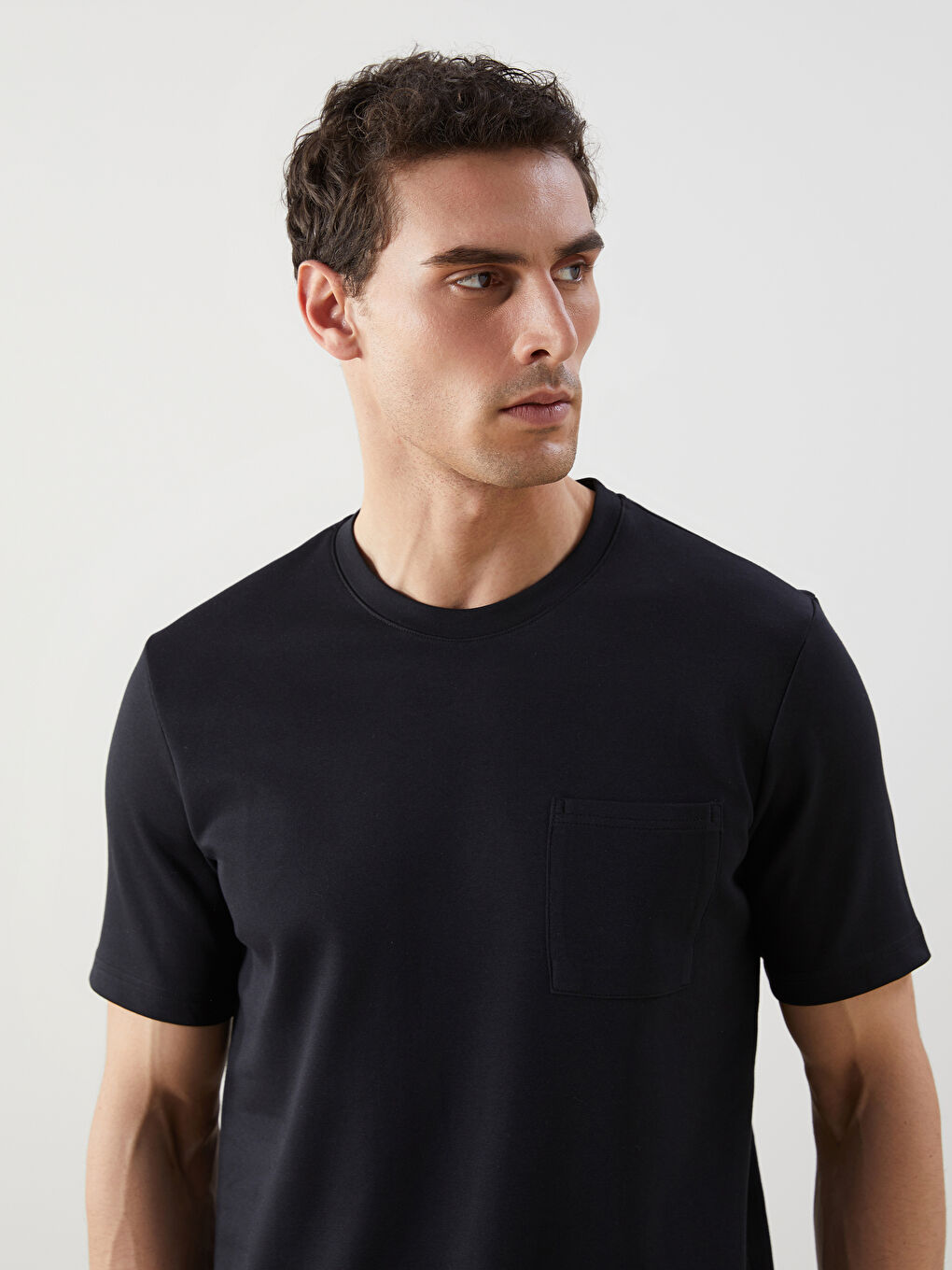 Siyah Bisiklet Yaka Kısa Kollu Erkek Tişört