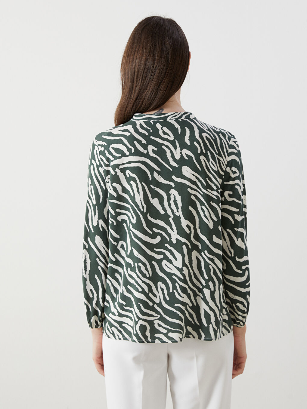LCWAIKIKI Classic Tie Neck Patterned Women's Blouse -S59822Z8-LRR