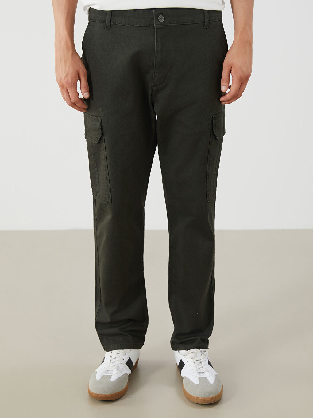Standard Fit Men's Cargo Trousers-1