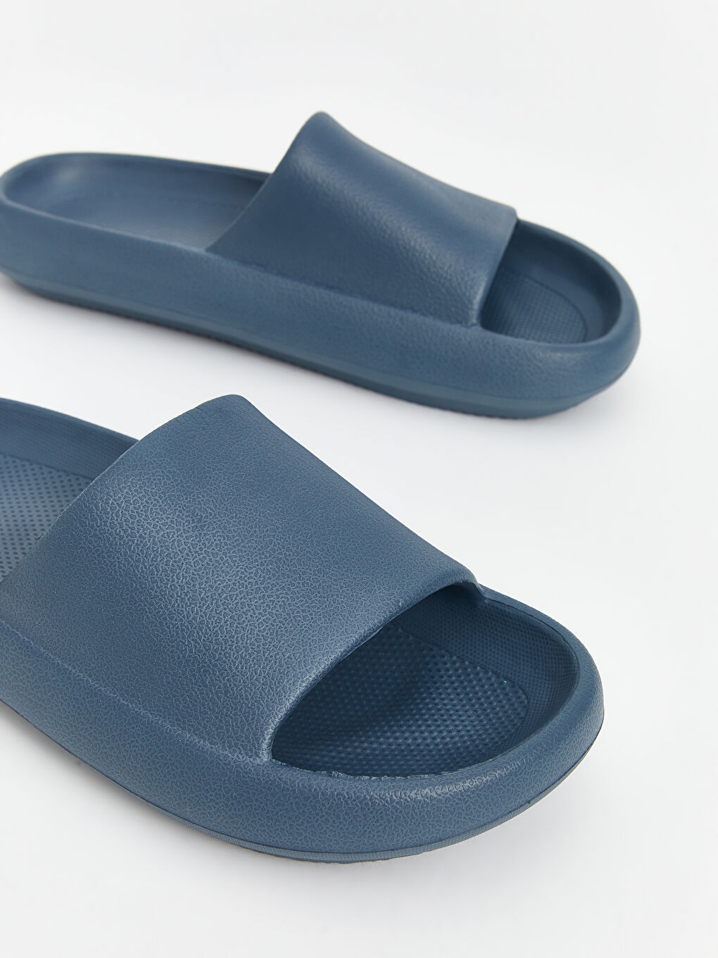 Faux Leather Men's Slippers -S5AG13Z8-VLF