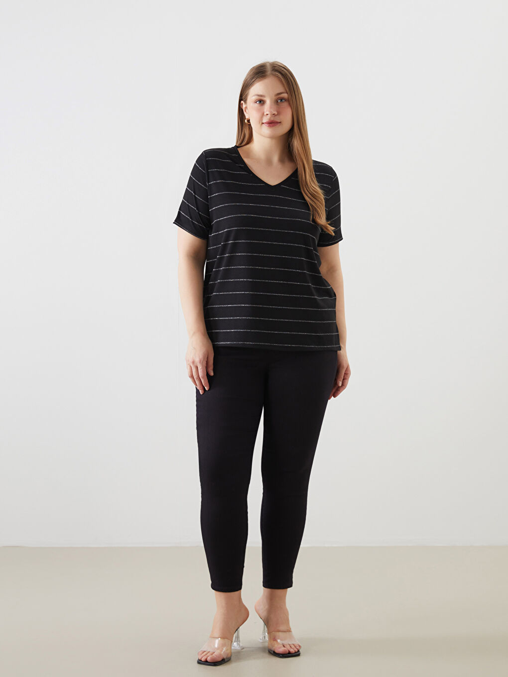 تیشێرت ڕه‌ش ئافرەت -S5AG41Z8-LEG