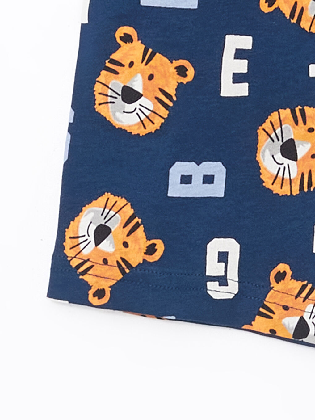 LCW Kids Bisiklet Yaka Erkek Çocuk Şortlu Pijama Takımı -S5AG61Z1-JC7