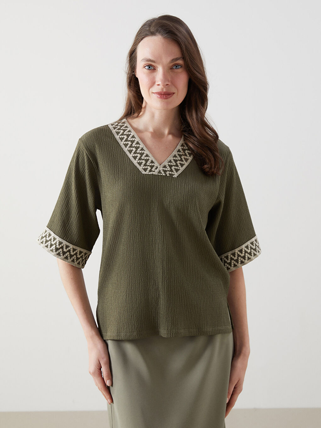 V-Neck Patterned Women's Blouse -S5AI73Z8-JYN