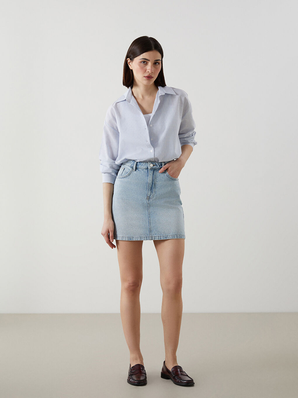 Standard Fit Mini Denim Skirt -S5AI94Z8-311
