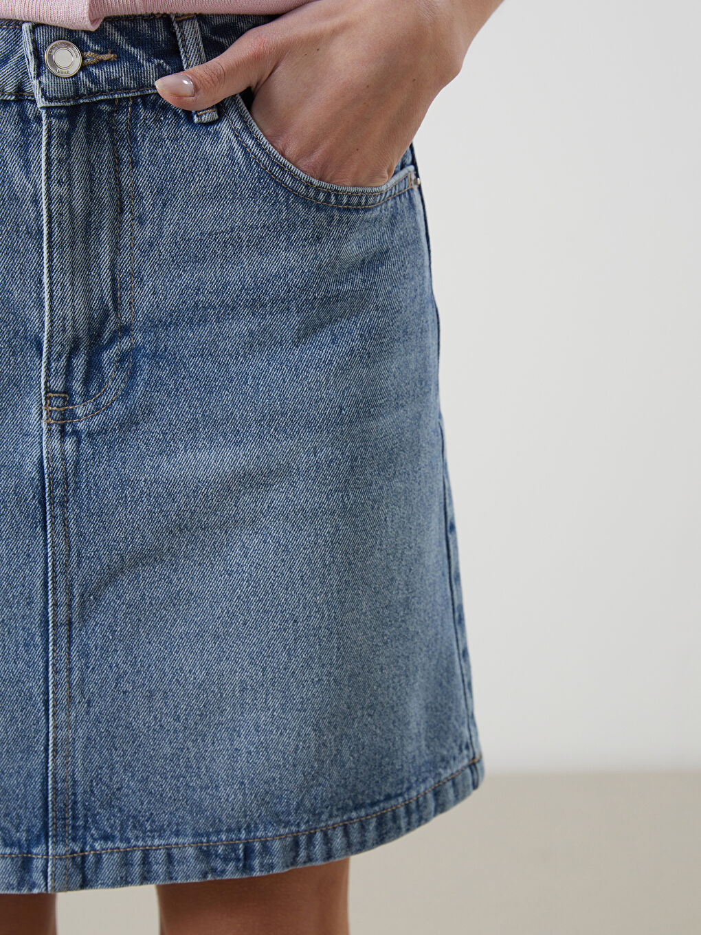 Standard Fit Mini Denim Skirt -S5AI94Z8-507