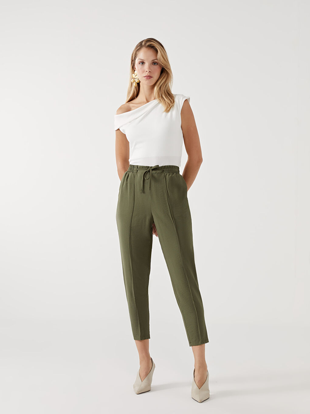 Elastic Waist Carrot Fit Women's Trousers -S5AL24Z8-CTA