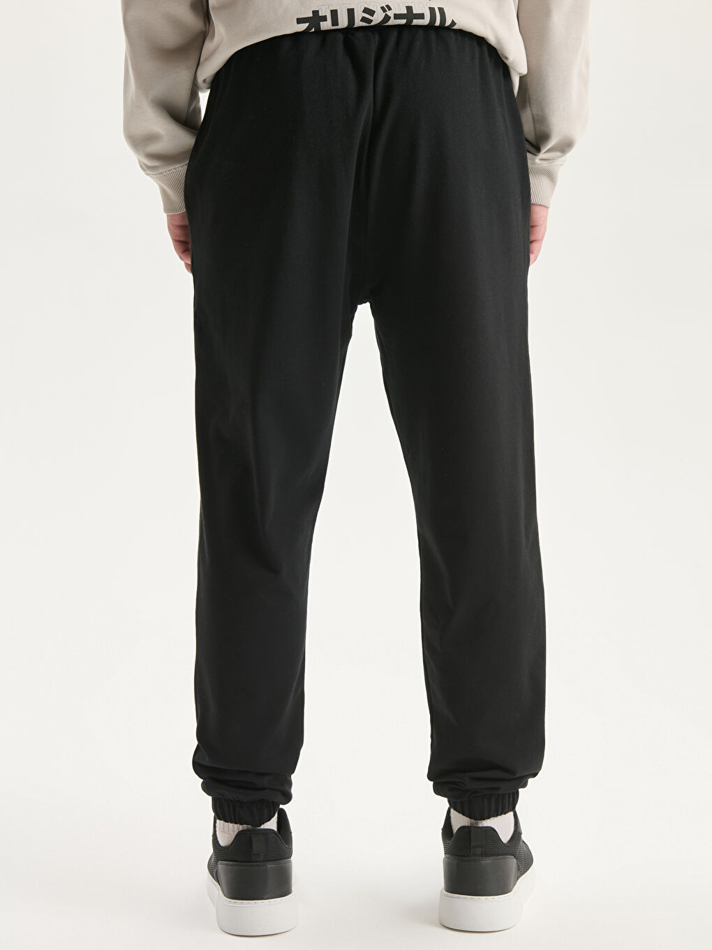 بنطلون رياضي للرجال بقصة عادية-3