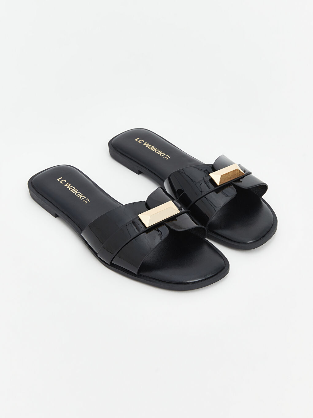 Women's Slippers with Applique Detail