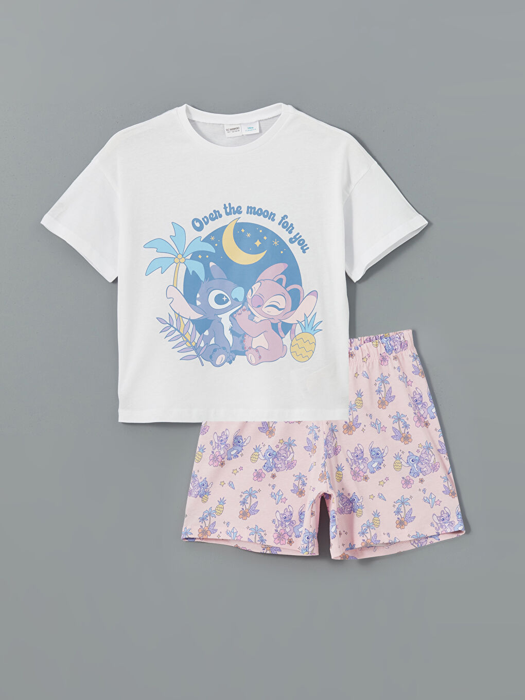 LCW Kids Beyaz Bisiklet Yaka Lilo ve Stitch Baskılı Kız Çocuk Şortlu Pijama Takımı