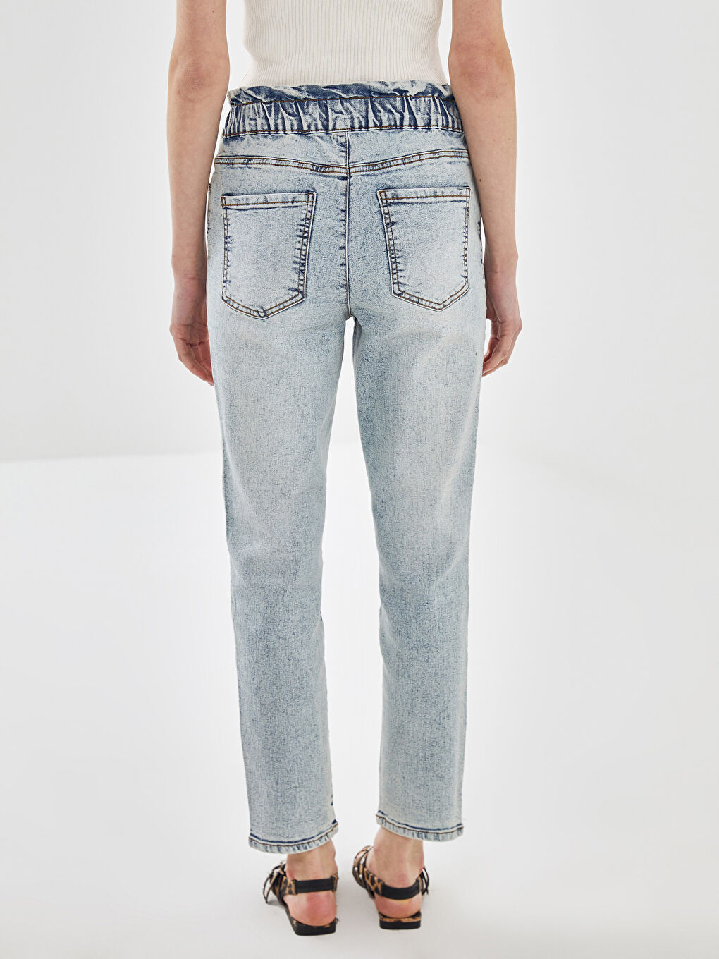 LCWAIKIKI Classic Elasticated Waist Slim Mom Women's Jeans -S5AR47Z8-311