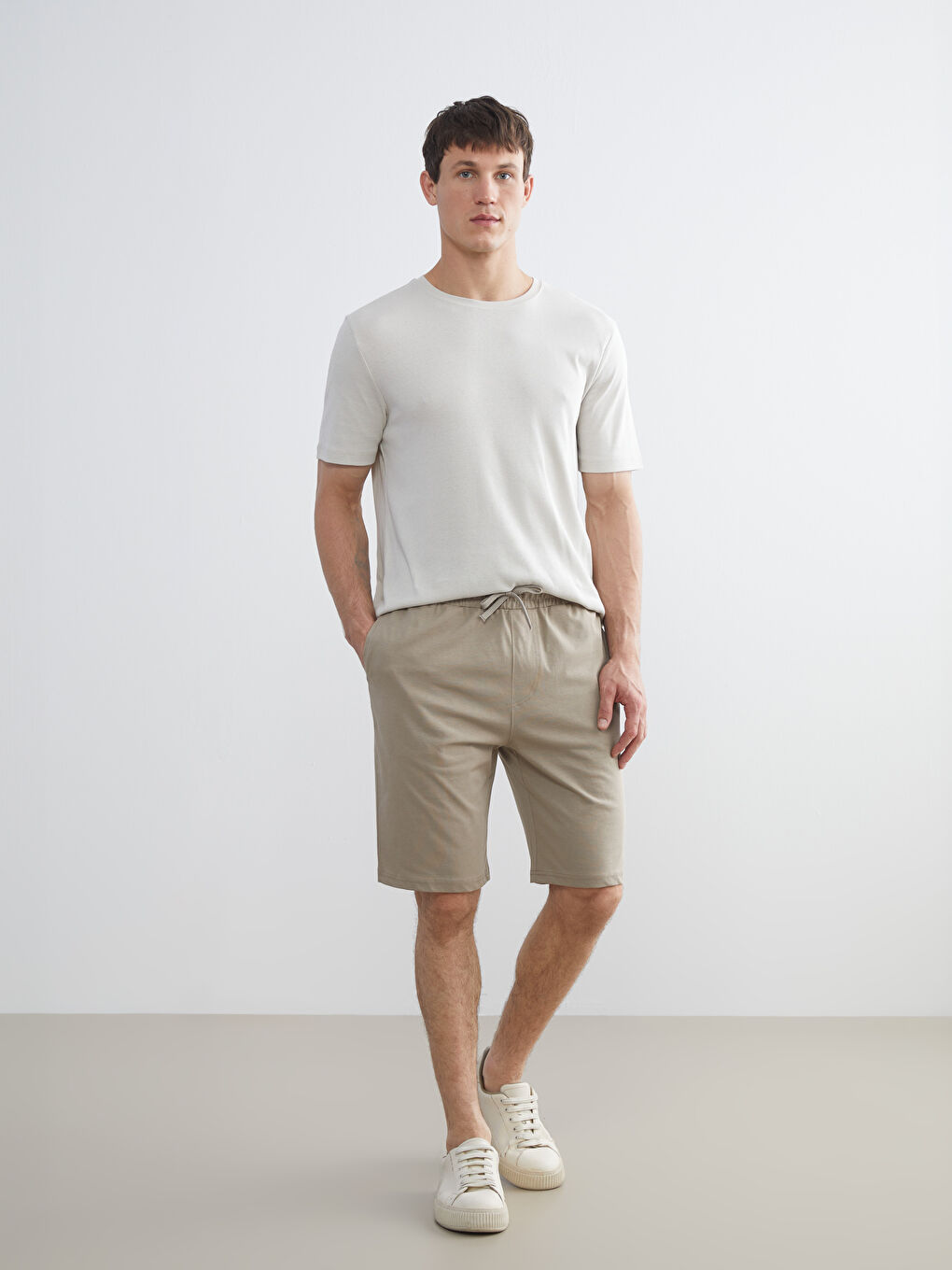 Standart Kalıp Beli Bağlamalı Erkek Şort