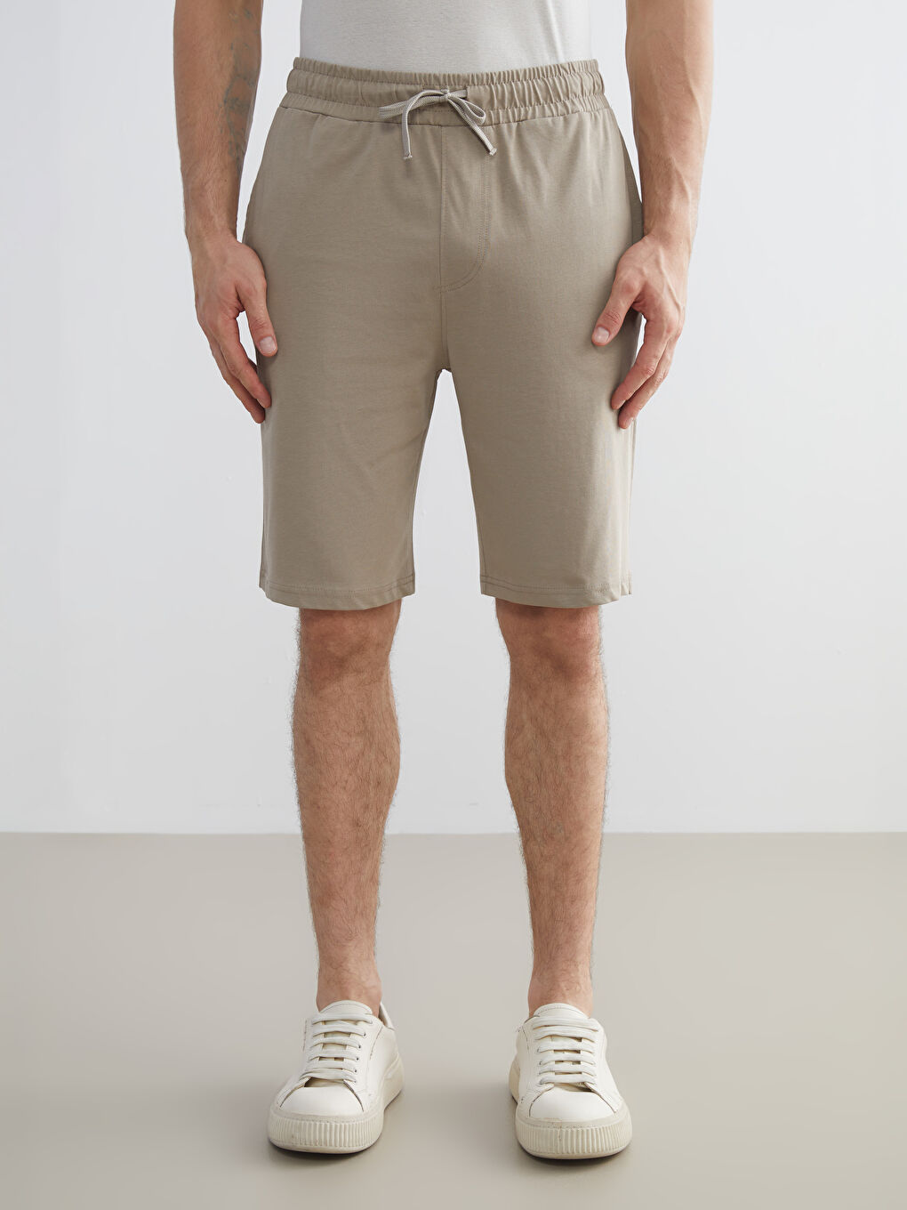 Standart Kalıp Beli Bağlamalı Erkek Şort-1