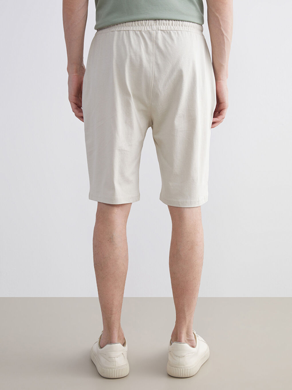 Standart Kalıp Beli Bağlamalı Erkek Şort-3