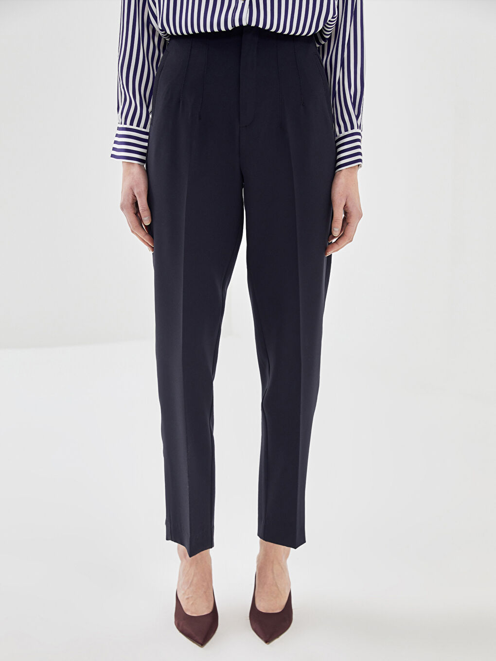 Pantalon Femme Taille Haute Coupe Svelte-1