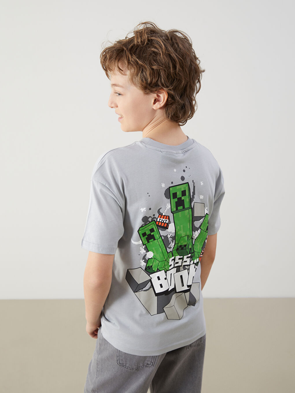 LCW Kids Gri Bisiklet Yaka Minecraft Baskılı Erkek Çocuk Tişört