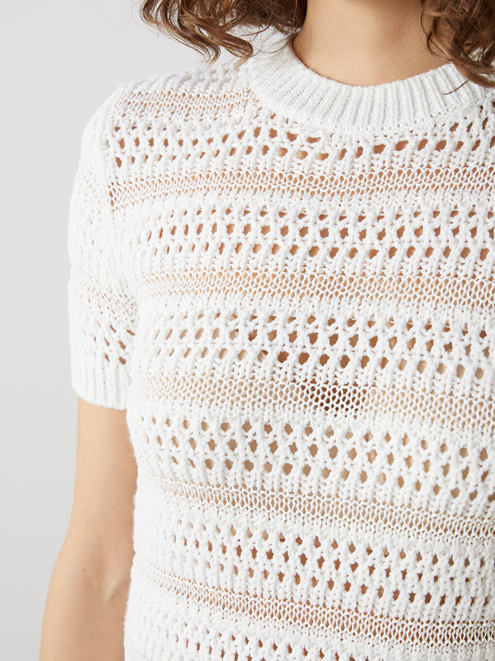 Crew Neck Hole-Knitted Women's Sweater -S5BM25Z8-FDU
