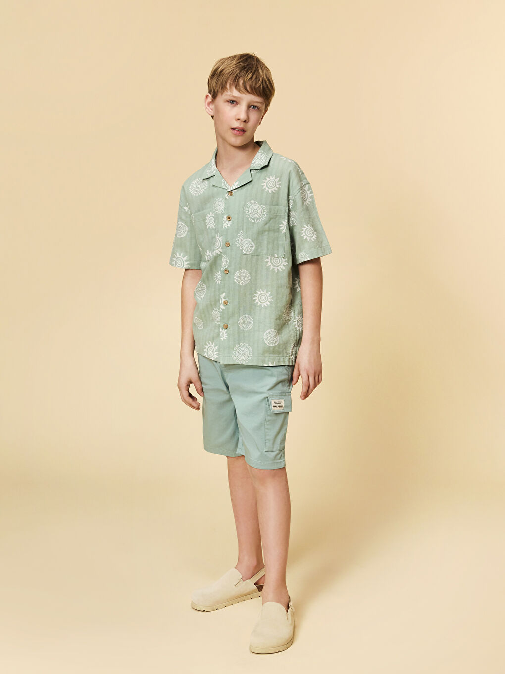LCW Kids Yeşil Beli Lastikli Erkek Çocuk Kargo Şort - 1