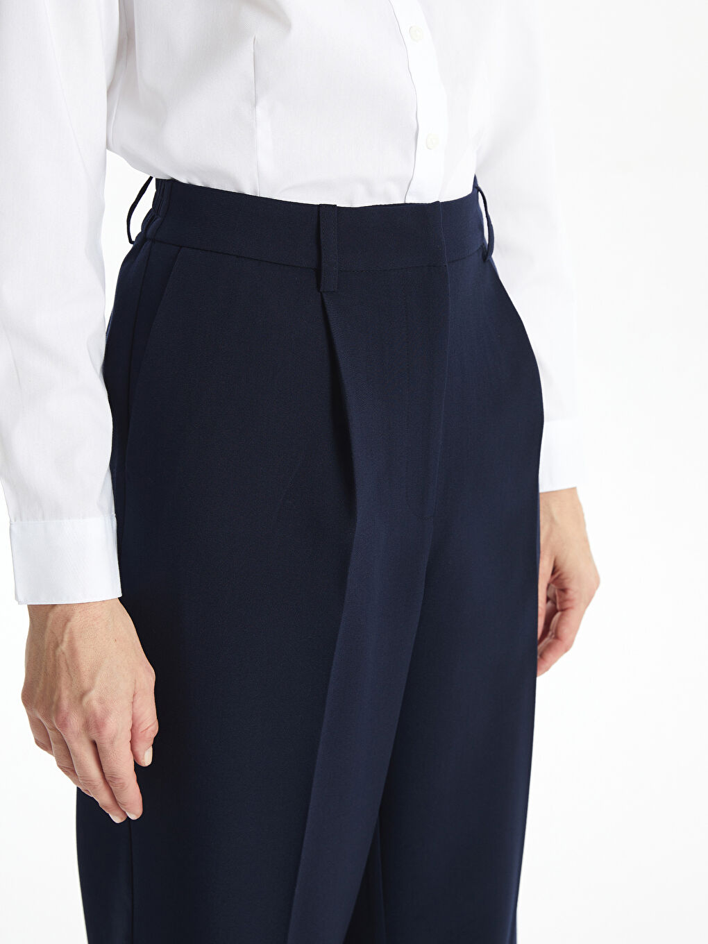 TAMNO PLAVA Pantalone Žene -S5BN60Z8-E1J
