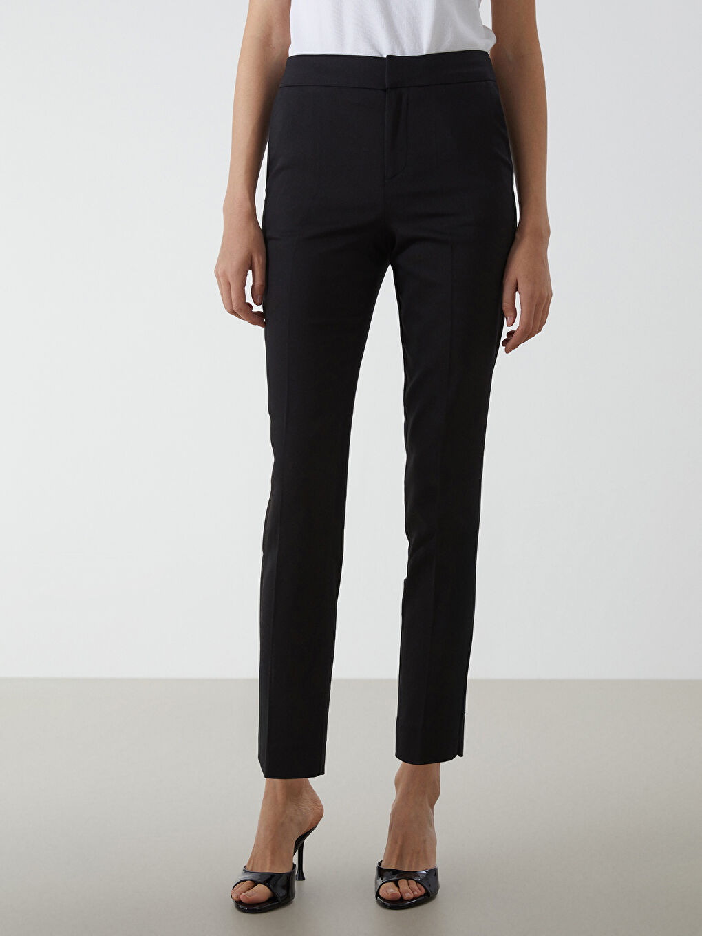 Siyah Beli Lastikli Dar Fit Kadın Pantolon-1