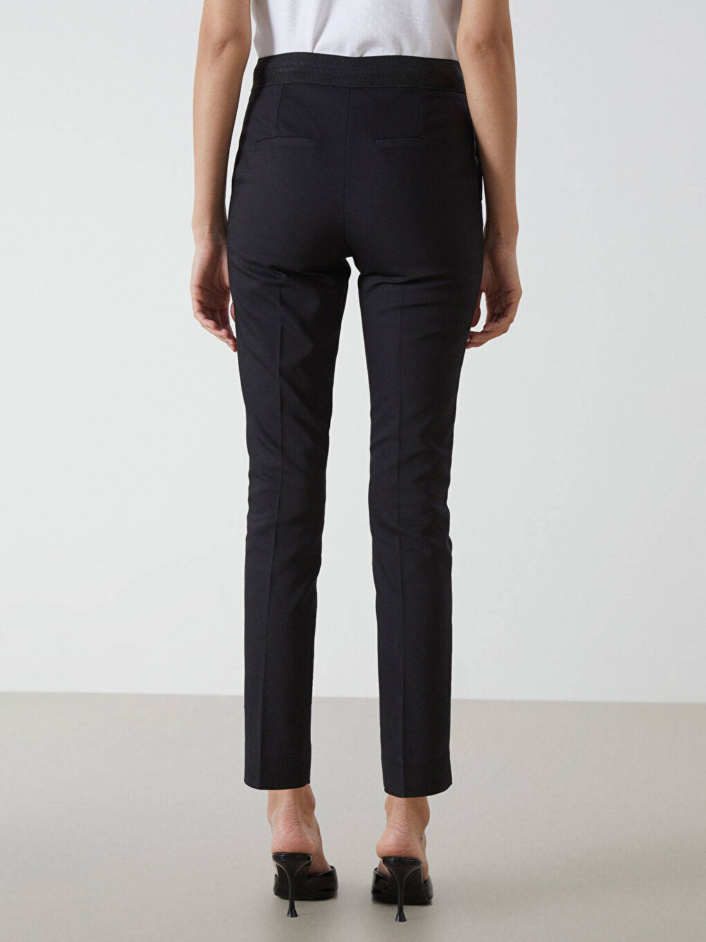 Siyah Beli Lastikli Dar Fit Kadın Pantolon-3