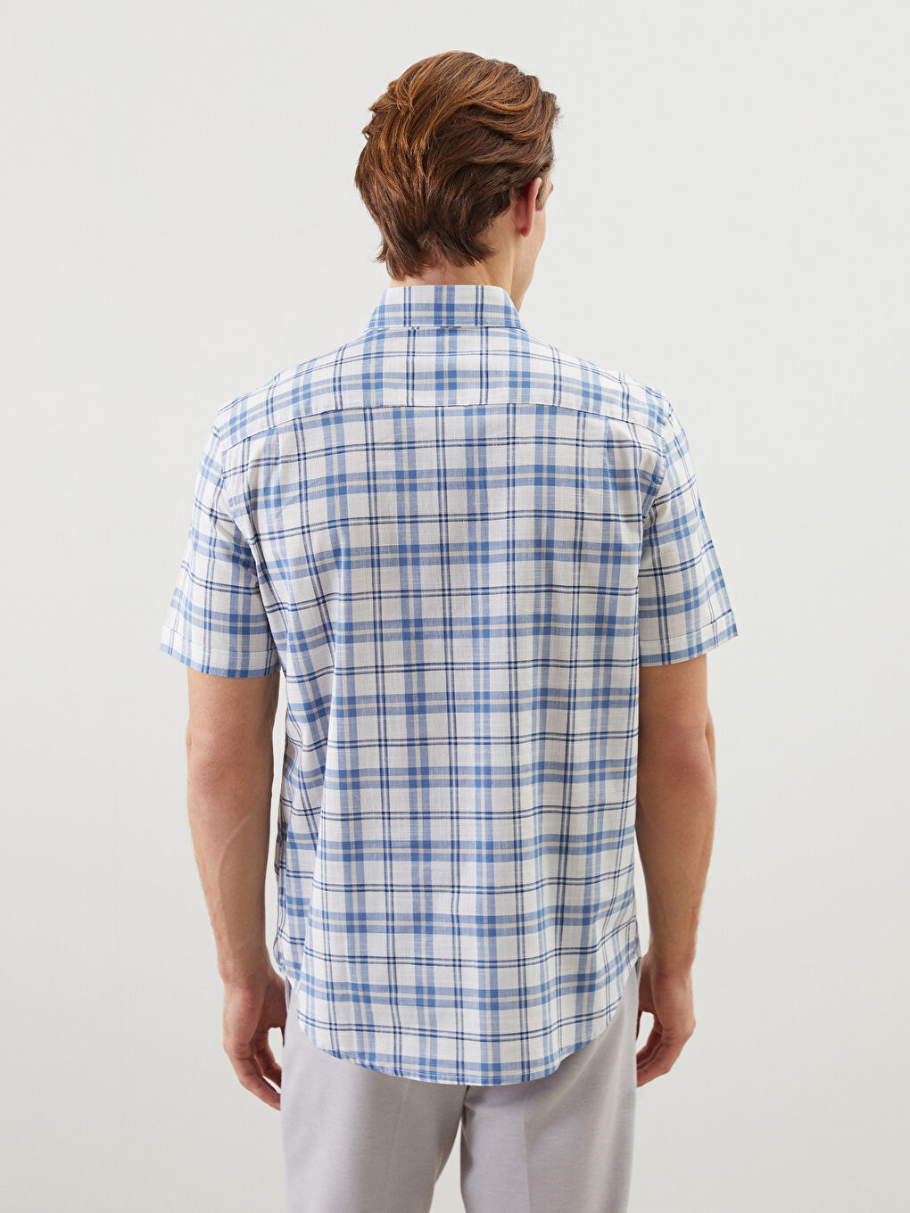 قميص كاروهات كم قصير عادي للرجال-3