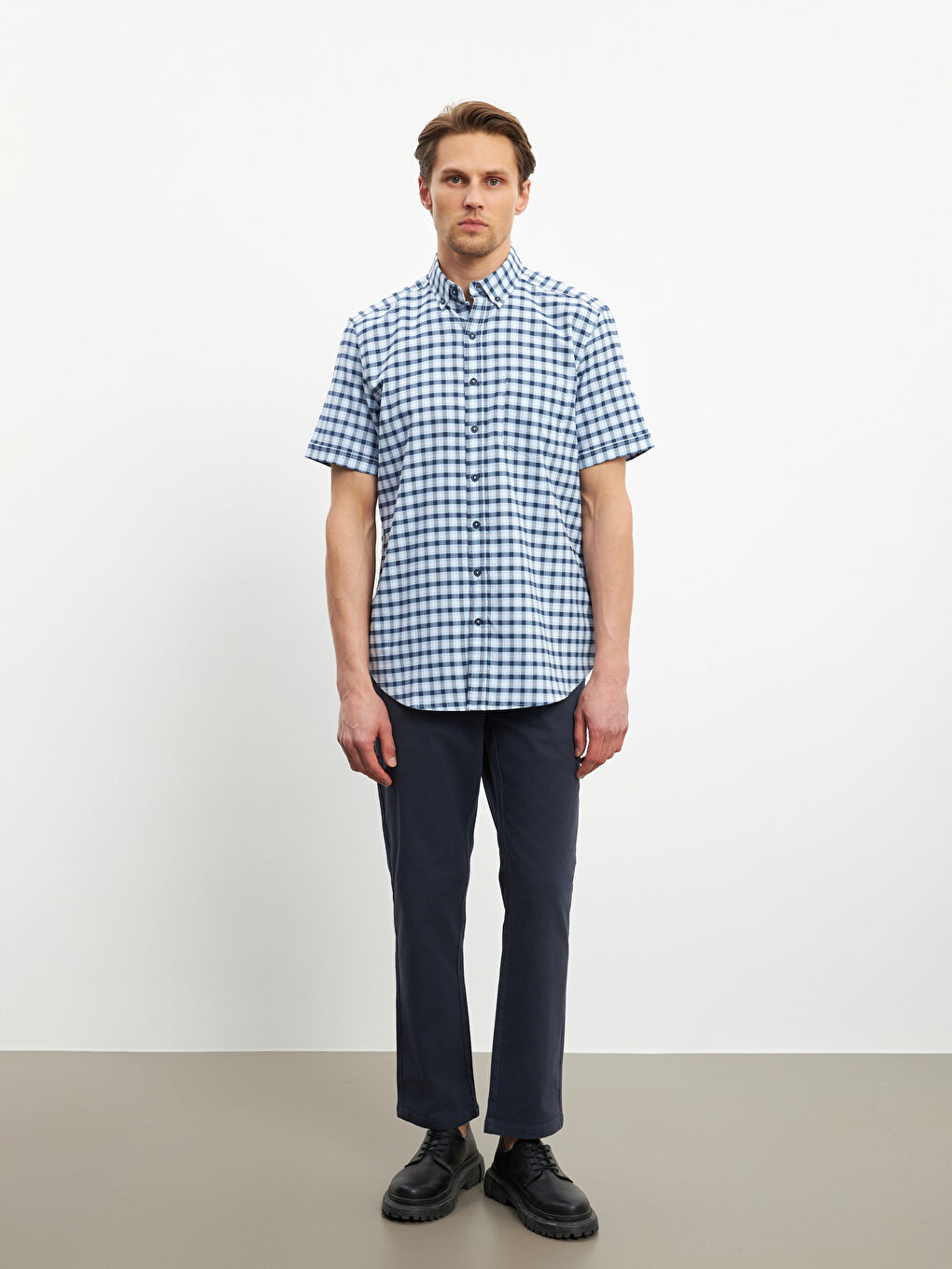 Regular Fit Short Sleeve Plaid Oxford Men's Shirt-1