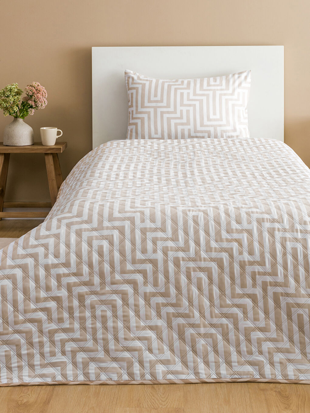 Karışık Desenli Tek Kişilik Nevresim Seti