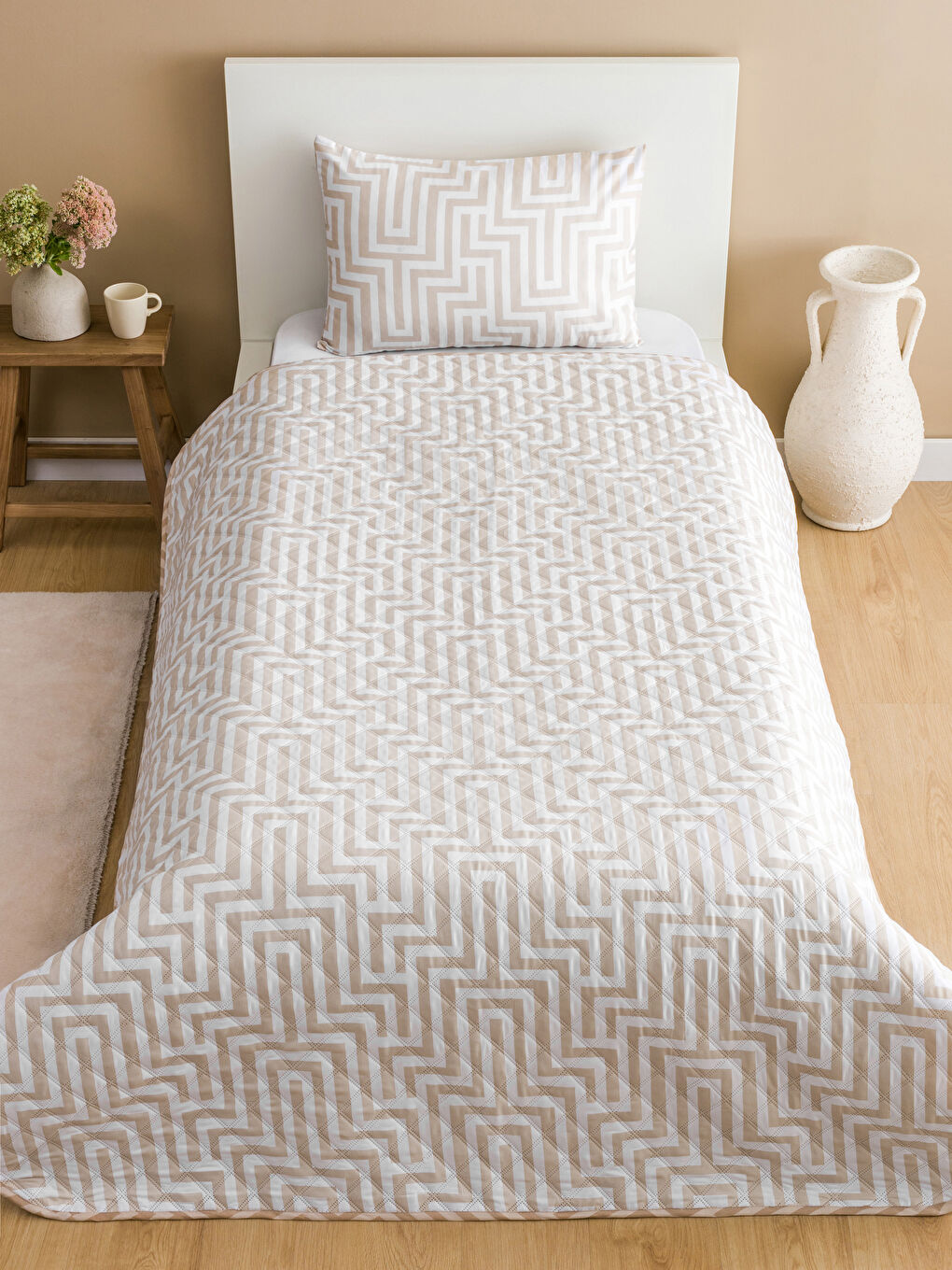 Karışık Desenli Tek Kişilik Nevresim Seti-1