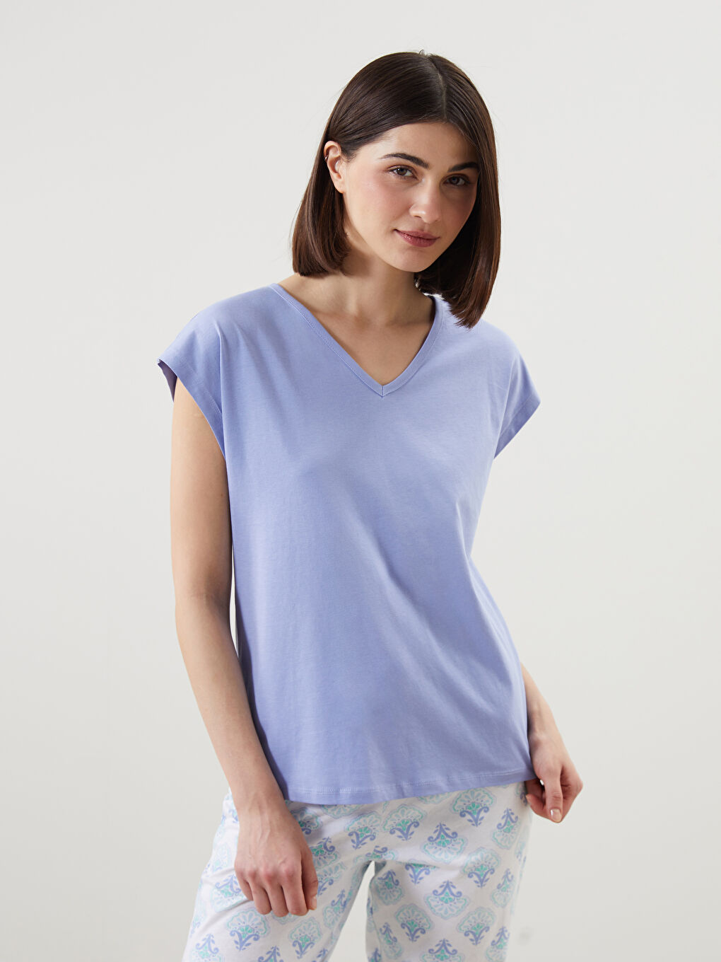 V Neck Patterned Women's Capri Pyjamas Set -S5CD39Z8-LQK