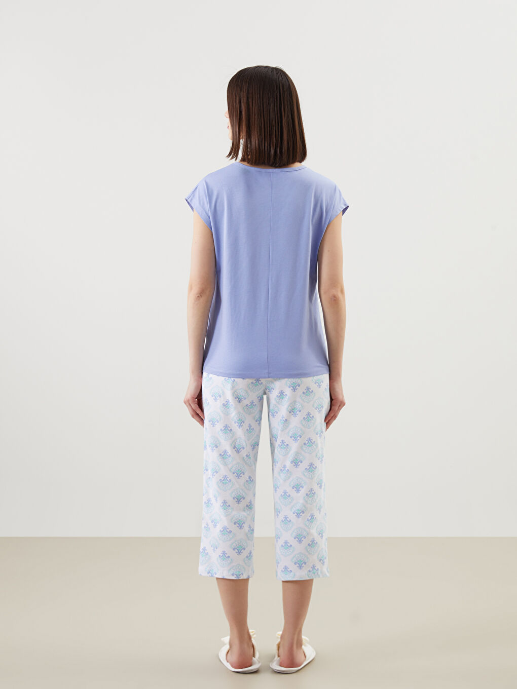 V Neck Patterned Women's Capri Pyjamas Set -S5CD39Z8-LQK