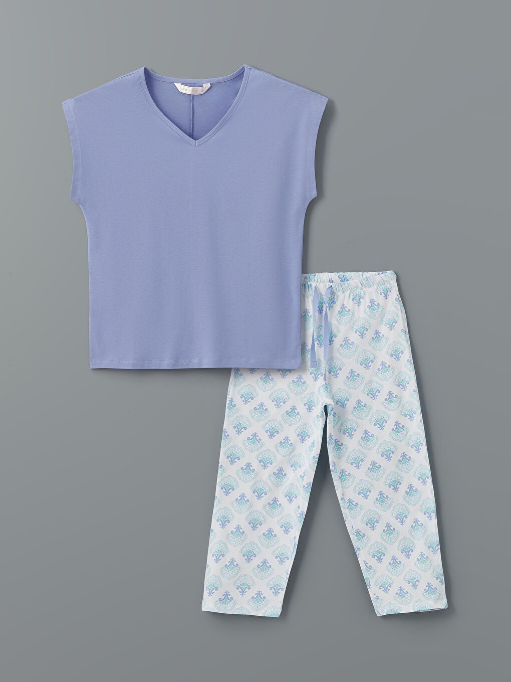 V Neck Patterned Women's Capri Pyjamas Set -S5CD39Z8-LQK