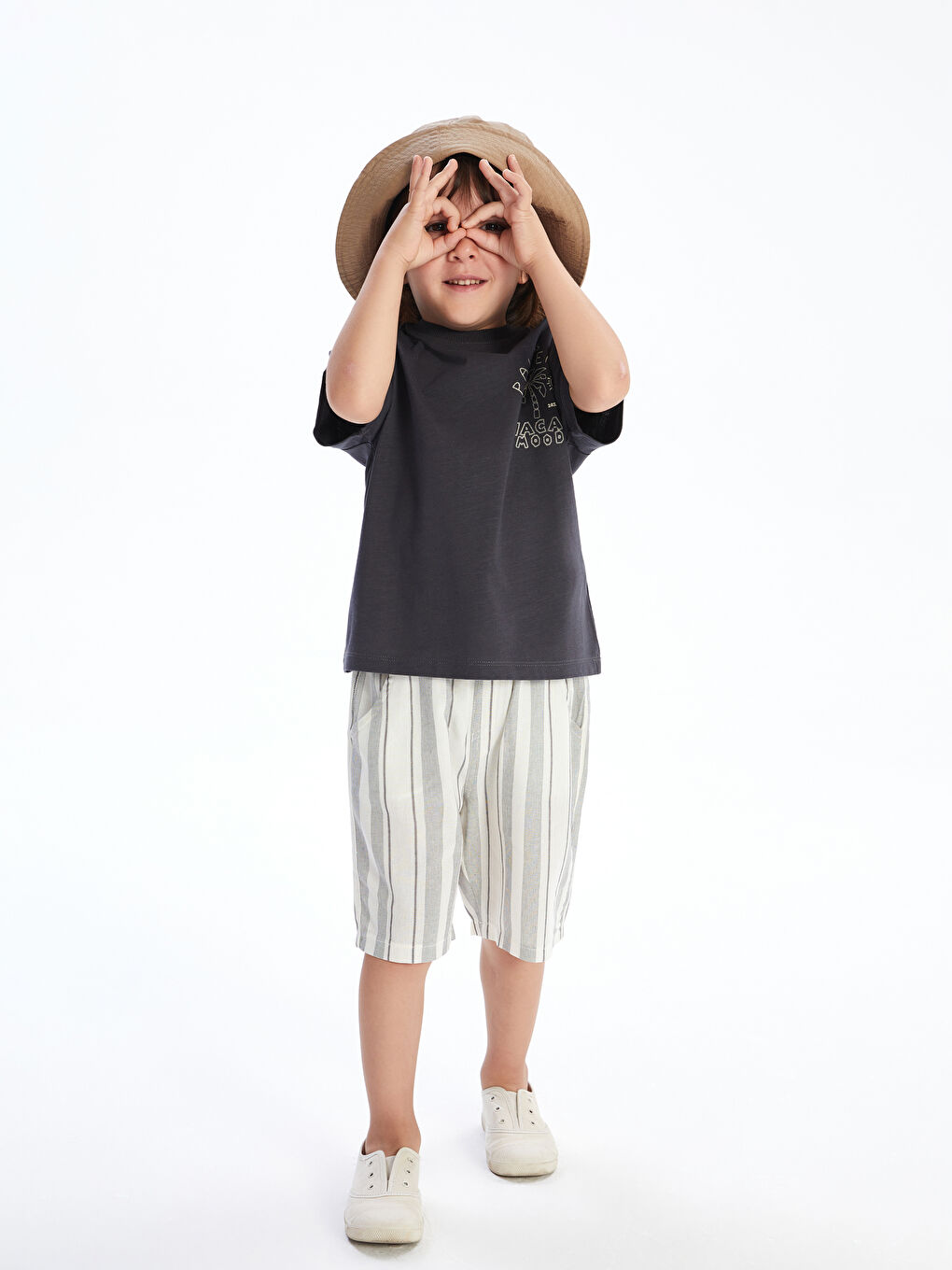 LCW Kids تی‌شه‌رت و شۆرت چاپکراوی یه‌خه‌ خڕ بۆ کوڕان ٢ دانە پێکەوە -S5CG20Z1-HEF