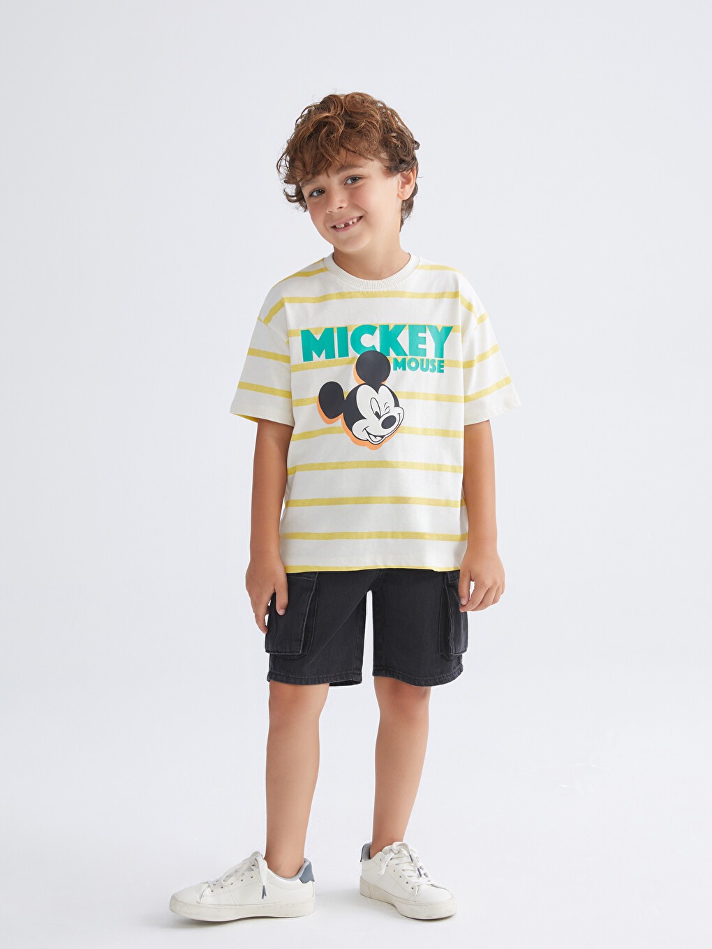 Bej Bisiklet Yaka Mickey Mouse Baskılı Erkek Çocuk Tişört-3