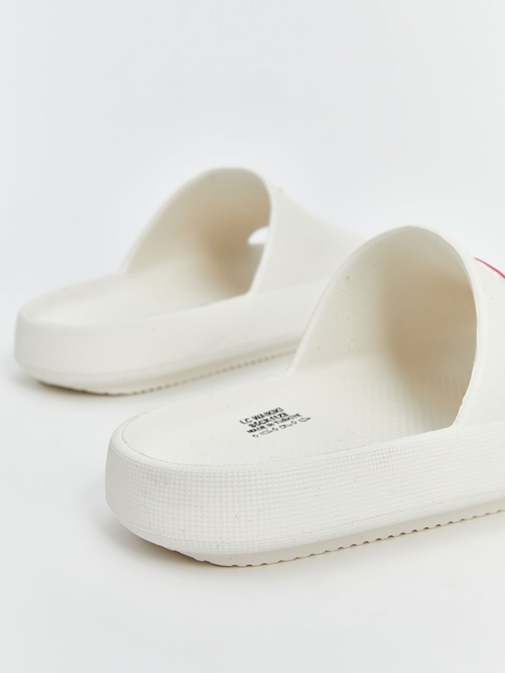 Beyaz Tek Bantlı Baskılı Kadın Terlik-4