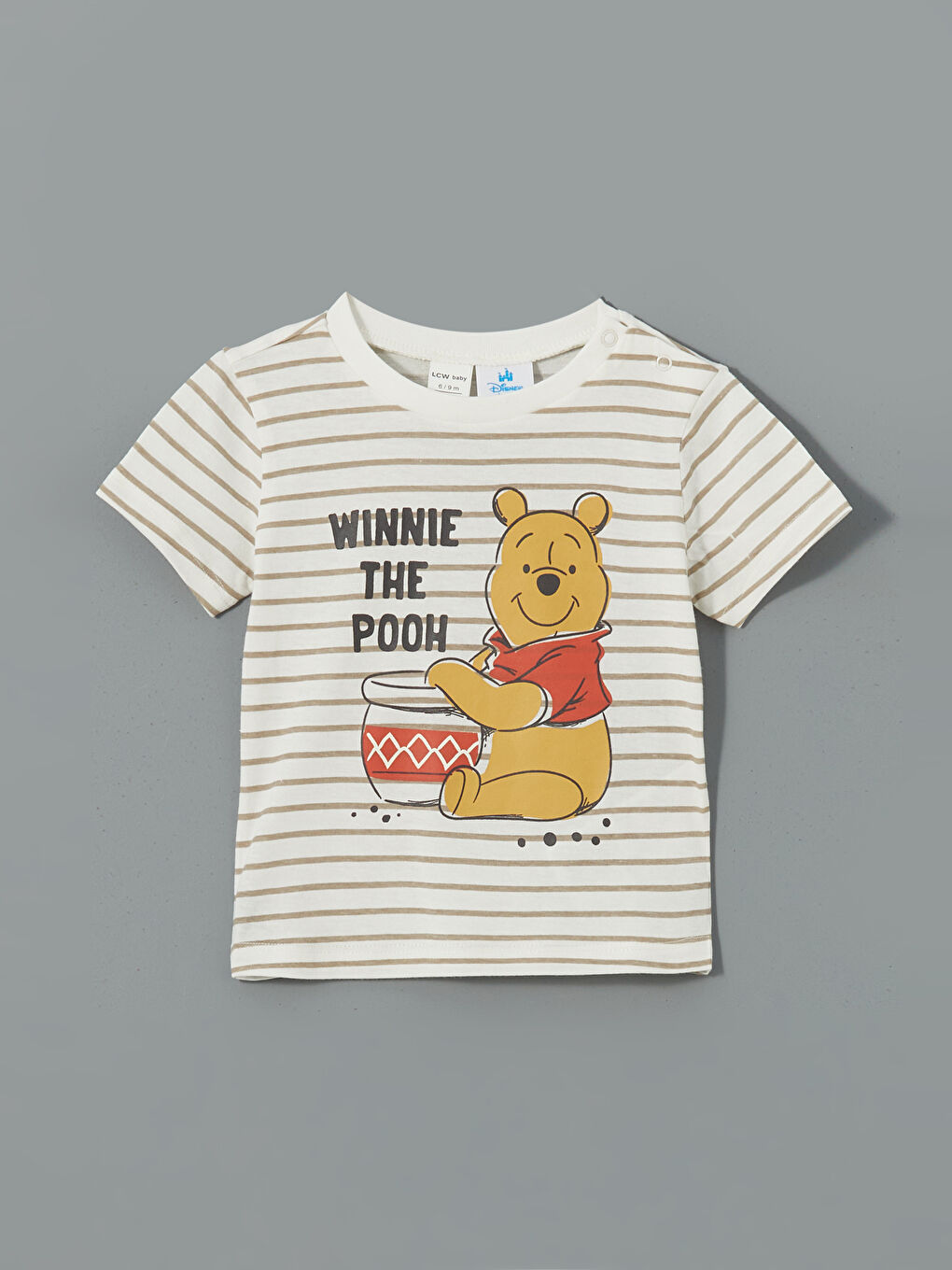 Bej Bisiklet Yaka Winnie the Pooh Baskılı Erkek Bebek Tişört