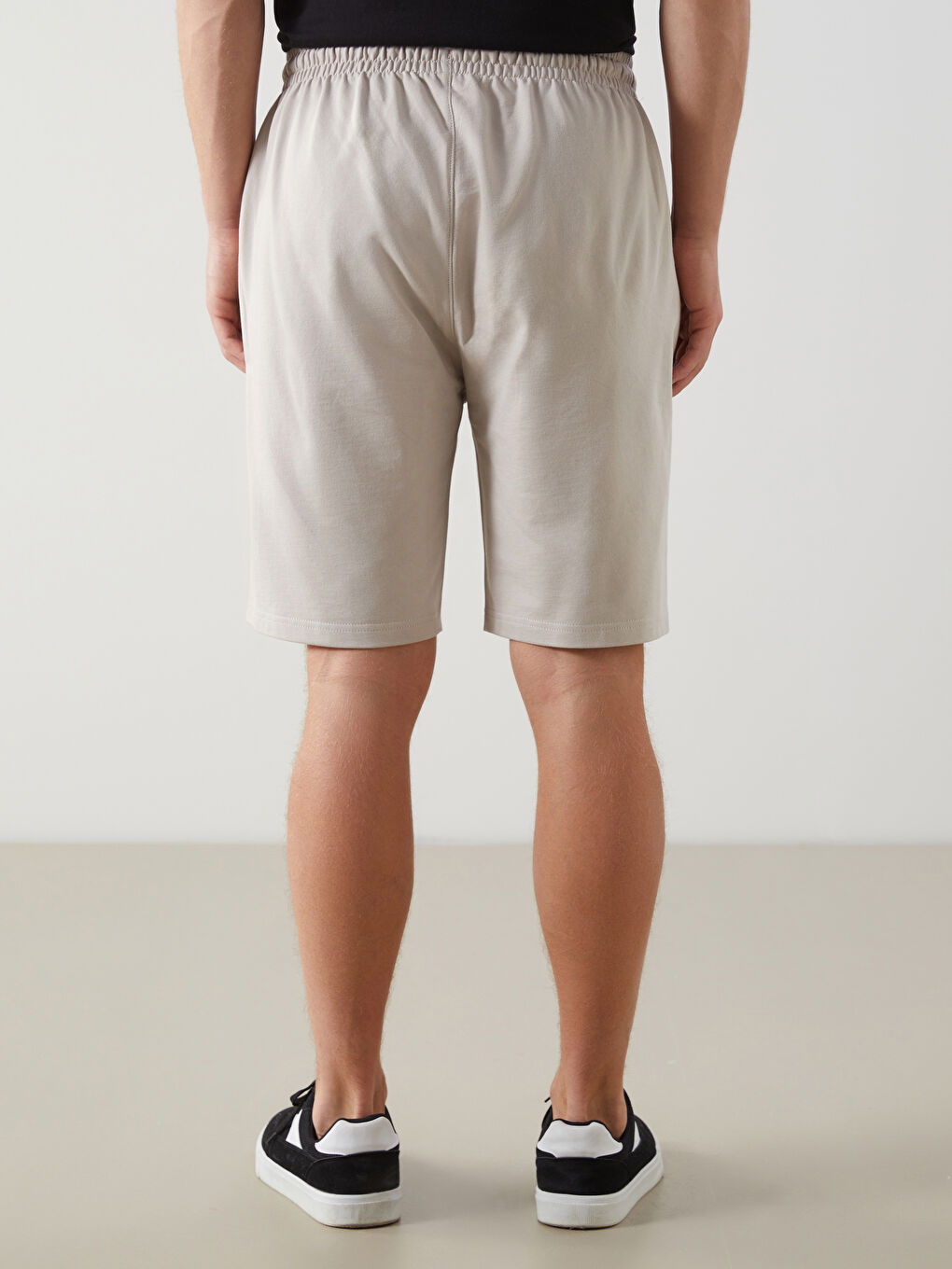 LCWAIKIKI Classic Standard Fit Men's Shorts -S5CR83Z8-SNE