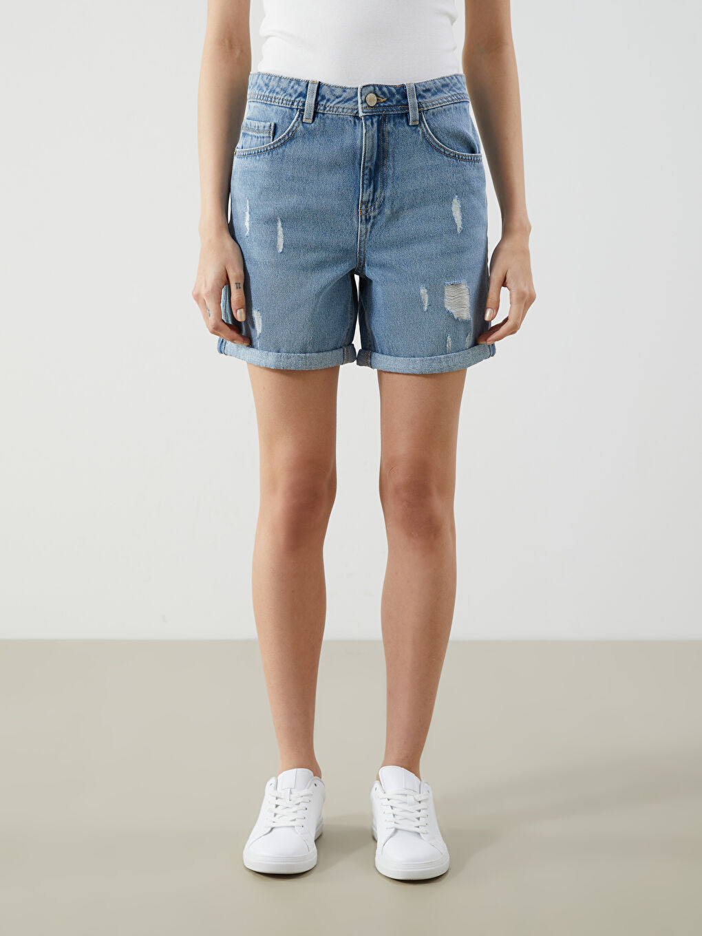 Standard Fit Ripped Detail Women's Denim Shorts -S5CR92Z8-311
