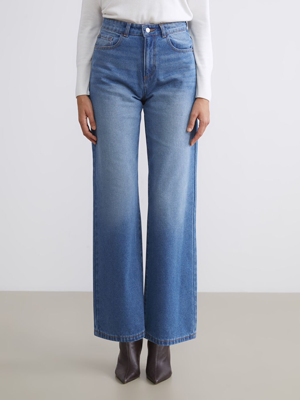 Жіночі широкі джинси-1