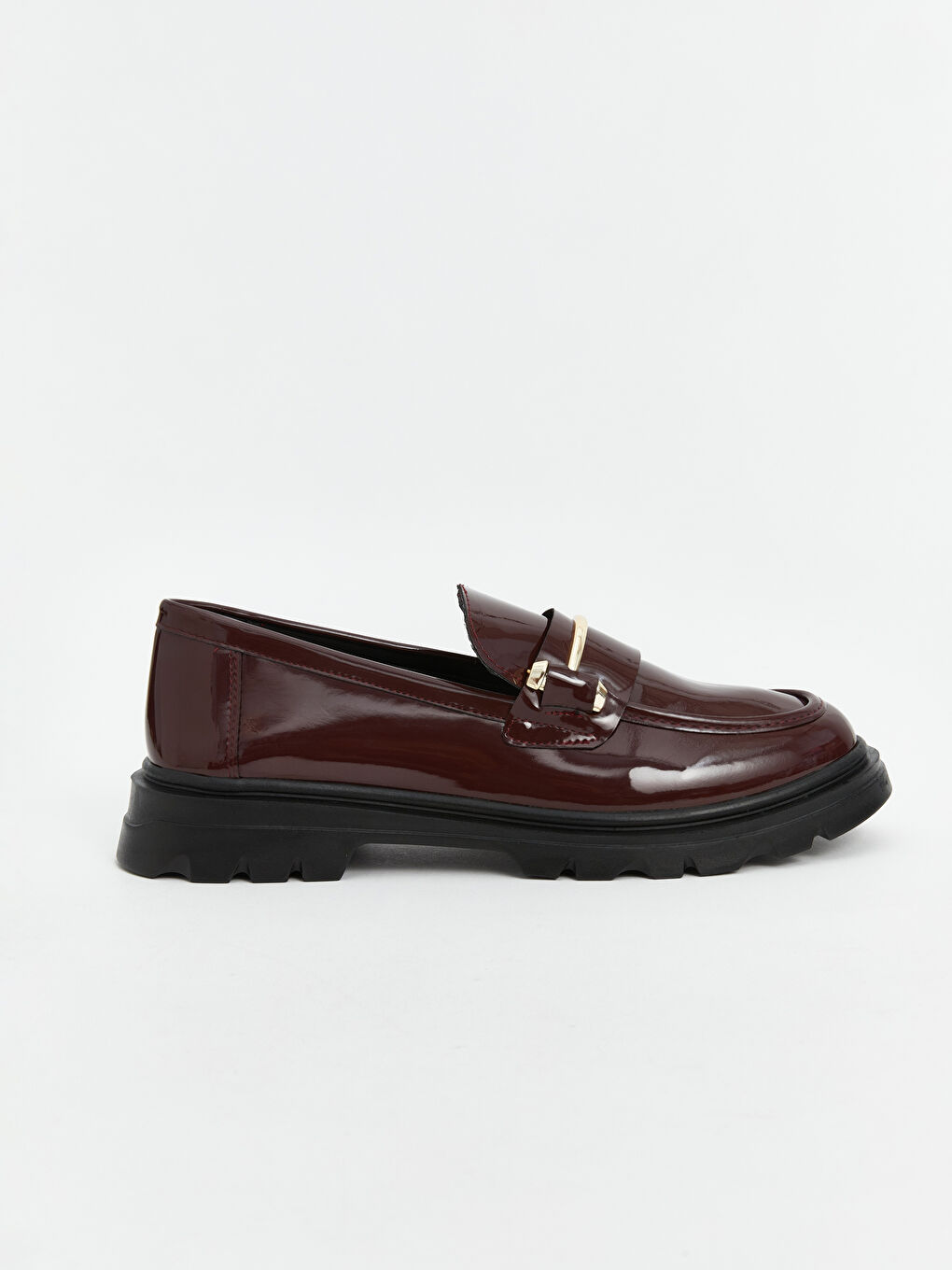 Mocassins pour Femmes en Similicuir avec Applique Métallique Détaillée-1