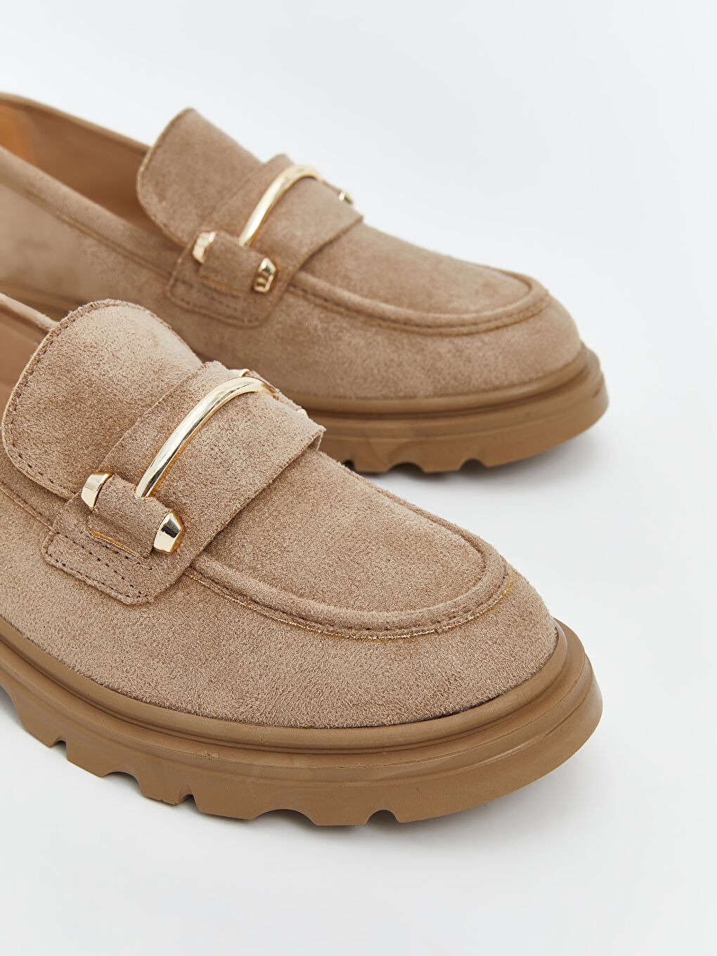 Bej Deri Görünümlü Metal Aplike Detaylı Kadın Loafer Ayakkabı-4