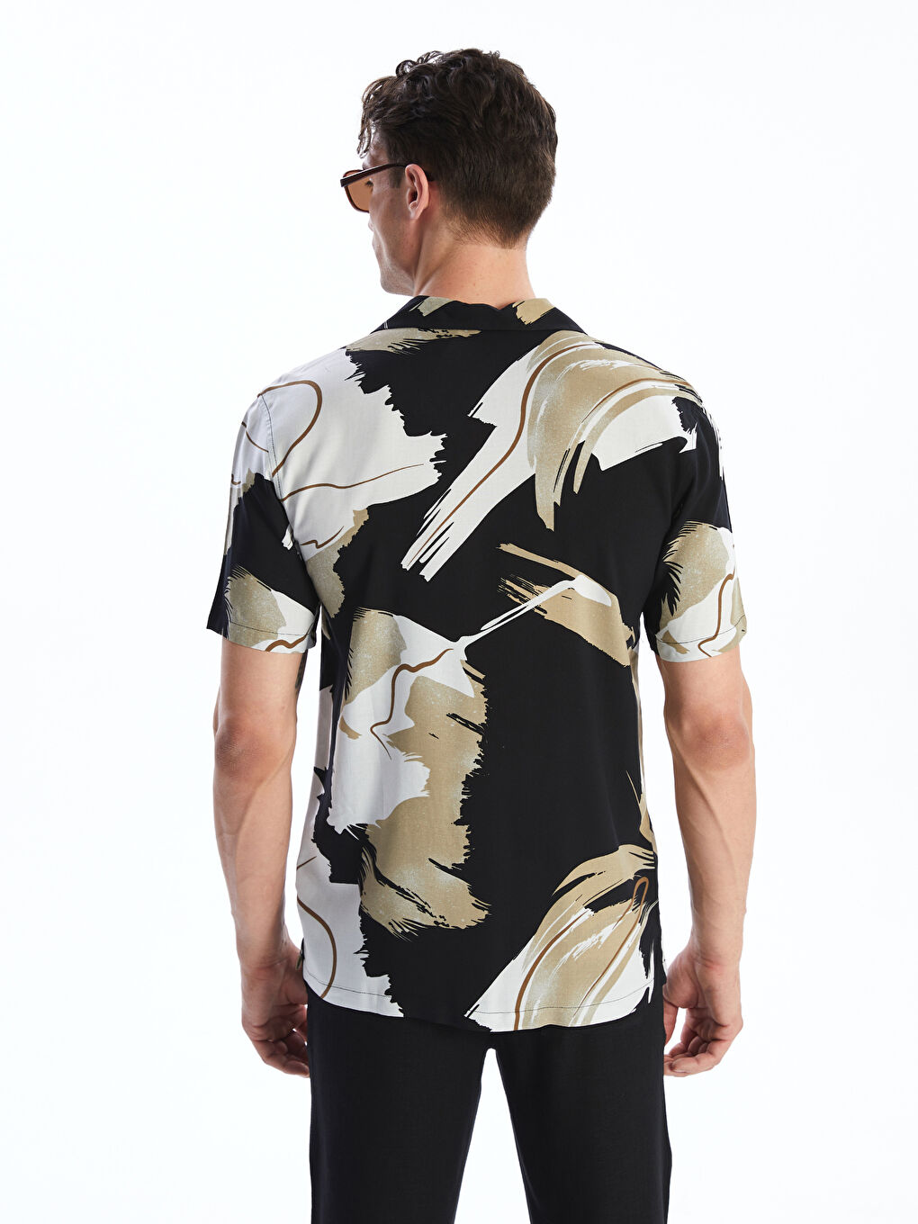 Рубашка мужская с узором, стандартный крой, курортный вырез-3