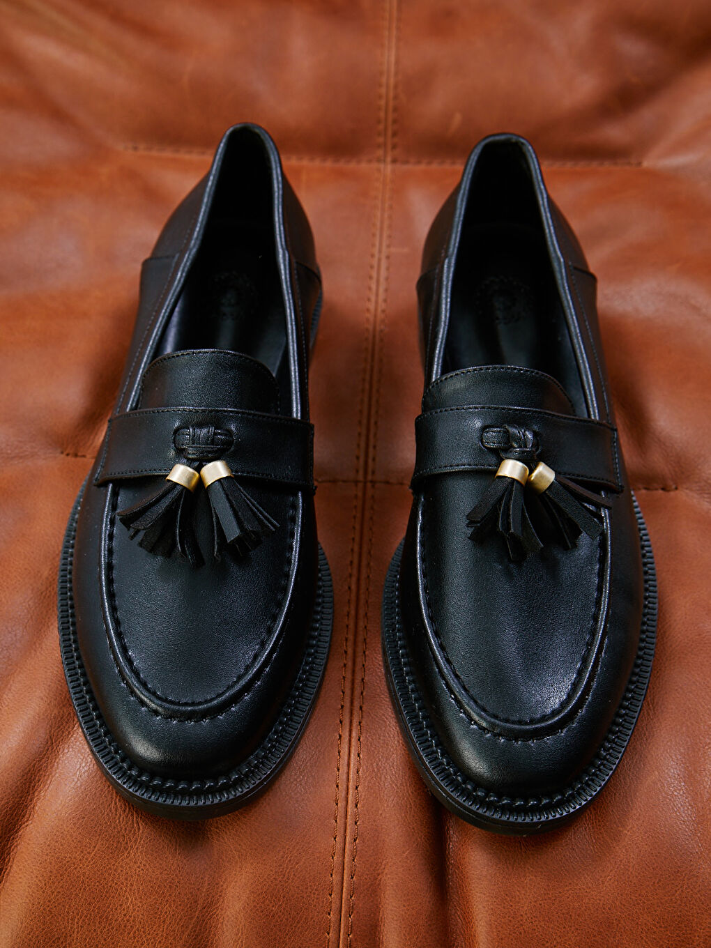 Siyah Deri Görünümlü Kadın Loafer Ayakkabı