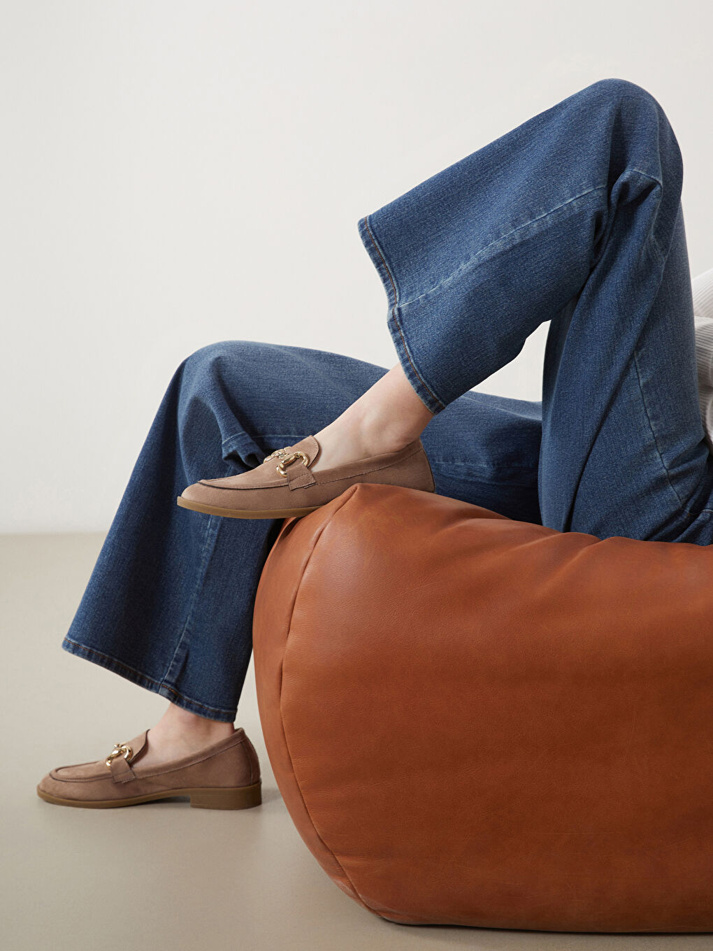 Bej Metal Tokalı Kadın Loafer Ayakkabı-1